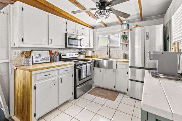 311 Olive Street, Surfside Beach, TX 77541