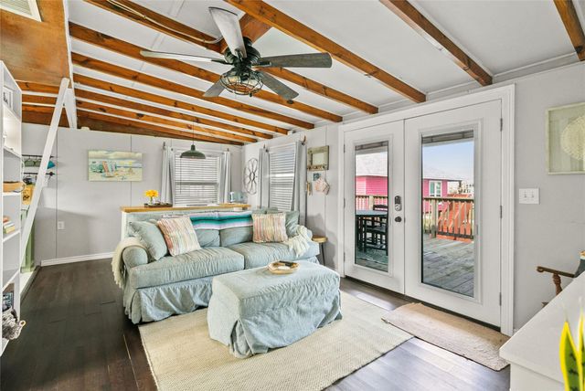 311 Olive Street, Surfside Beach, TX 77541