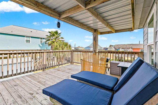 311 Olive Street, Surfside Beach, TX 77541