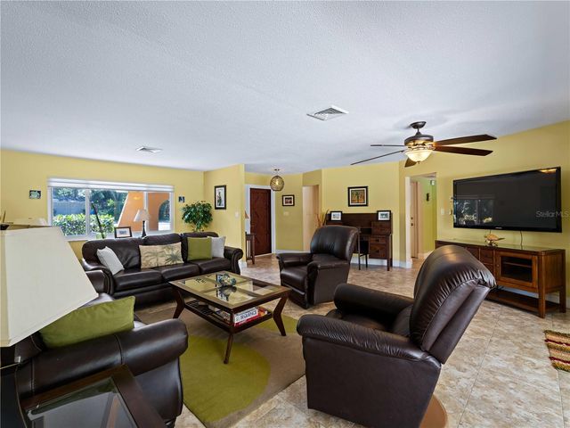 424 BAYCREST DRIVE, Venice, FL 34285