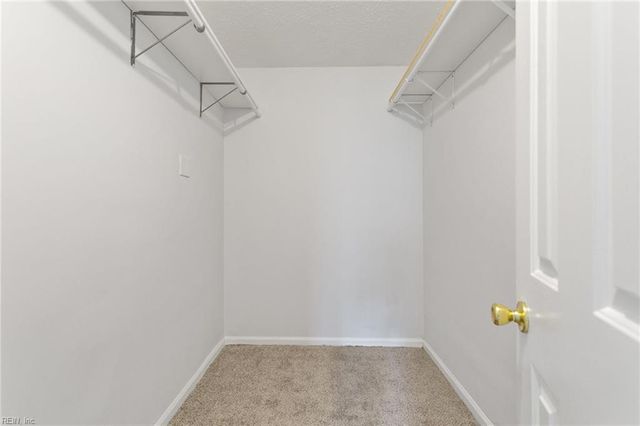 209 Quarter Trl Apt B, Newport News, VA 23608