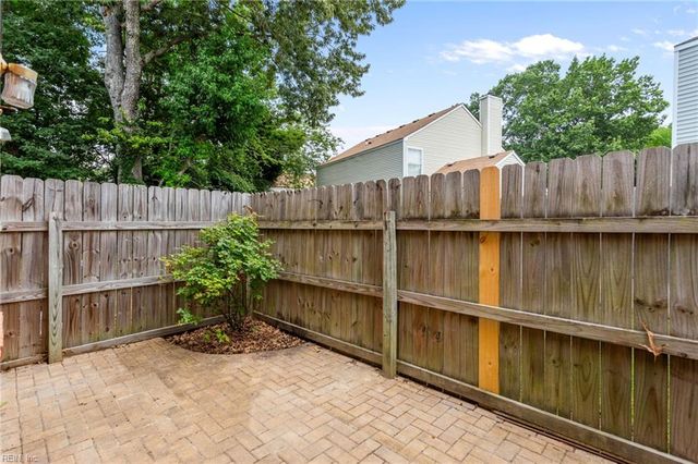 209 Quarter Trl Apt B, Newport News, VA 23608