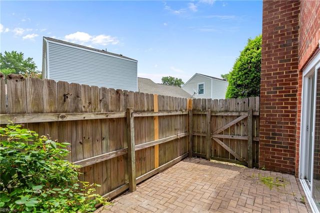 209 Quarter Trl Apt B, Newport News, VA 23608
