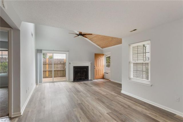 209 Quarter Trl Apt B, Newport News, VA 23608