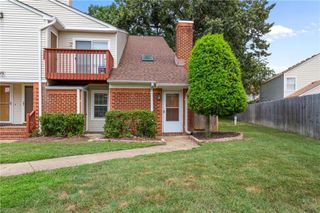 209 Quarter Trl Apt B, Newport News, VA 23608