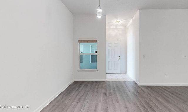 7060 DEER LODGE Circle 108, Jacksonville, FL 32256