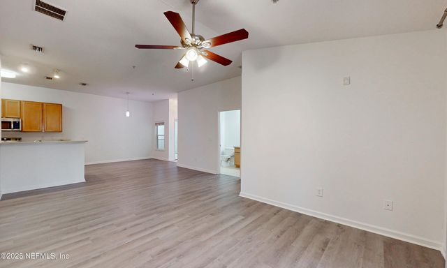 7060 DEER LODGE Circle 108, Jacksonville, FL 32256