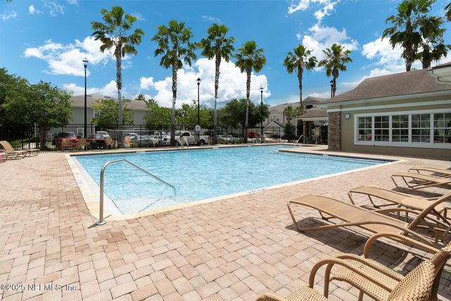 7060 DEER LODGE Circle 108, Jacksonville, FL 32256