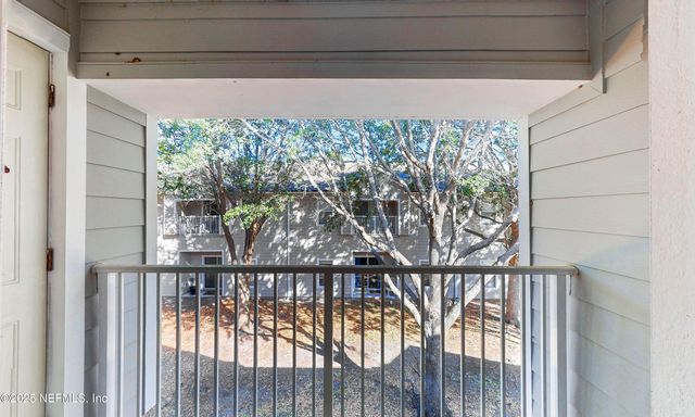 7060 DEER LODGE Circle 108, Jacksonville, FL 32256