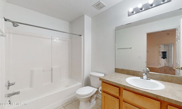 7060 DEER LODGE Circle 108, Jacksonville, FL 32256