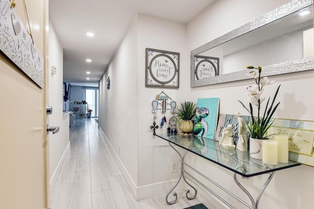 812 Briny Avenue 10C, Pompano Beach, FL 33062