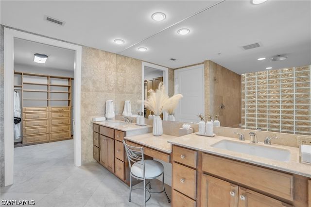 265 Indies WAY 1402, Naples, FL 34110