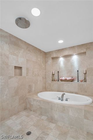 265 Indies WAY 1402, Naples, FL 34110