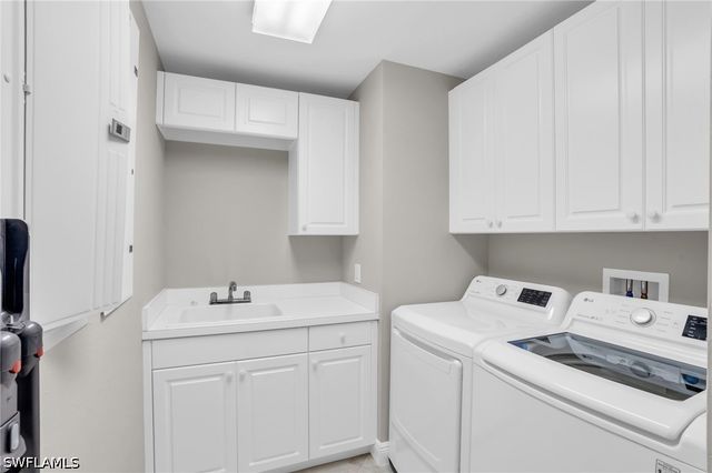 265 Indies WAY 1402, Naples, FL 34110