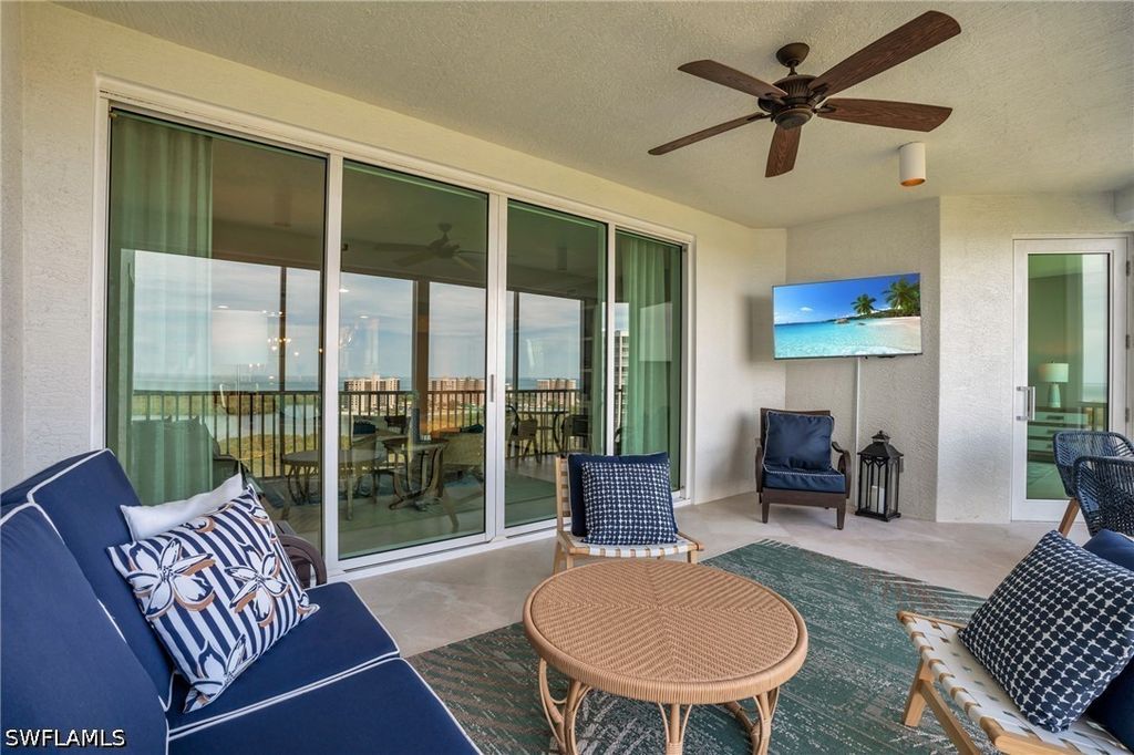265 Indies WAY 1402, Naples, FL 34110