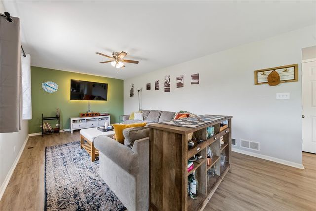 269 Linden Drive, Round Lake Park, IL 60073