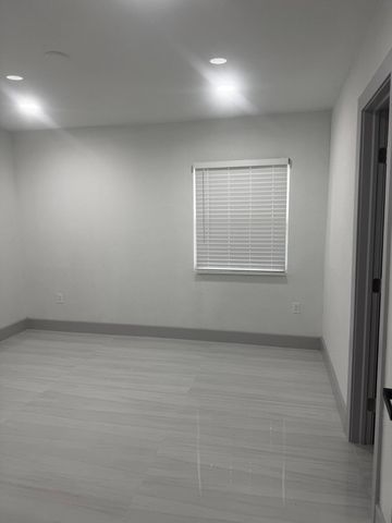 405 N E Street, Lake Worth, FL 33460