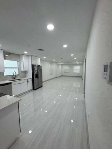 405 N E Street, Lake Worth, FL 33460
