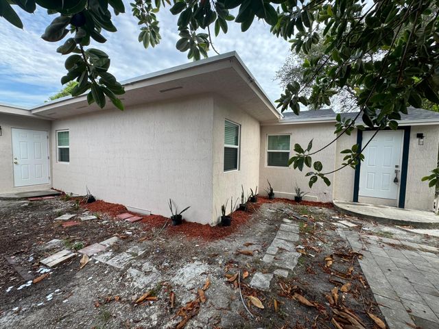 405 N E Street, Lake Worth, FL 33460