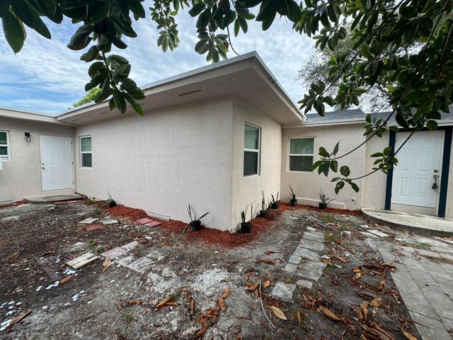 405 N E Street, Lake Worth, FL 33460