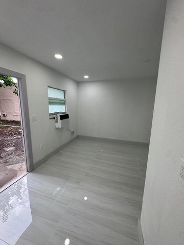 405 N E Street, Lake Worth, FL 33460