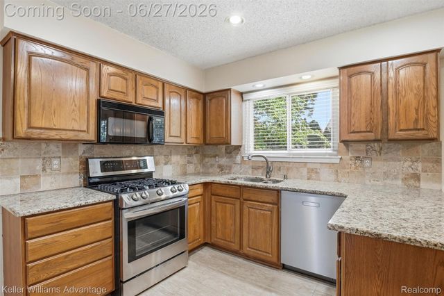 1479 Chanticlair Circle, Wixom, MI 48393