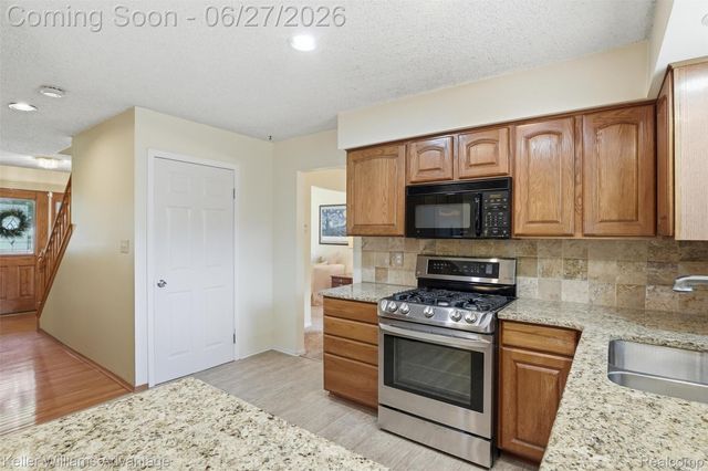 1479 Chanticlair Circle, Wixom, MI 48393