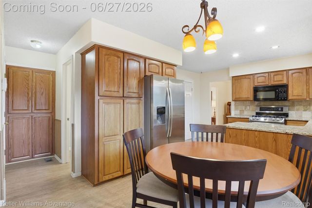 1479 Chanticlair Circle, Wixom, MI 48393