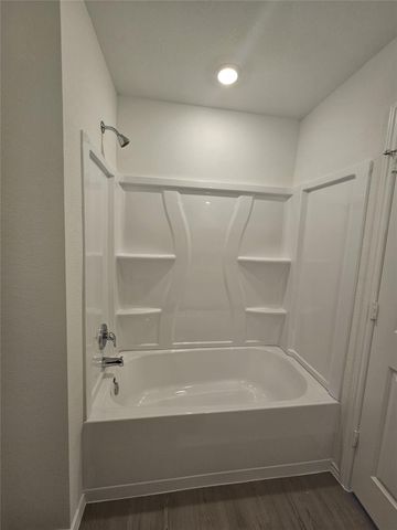 2304 Blizzard DR, Lockhart, TX 78644