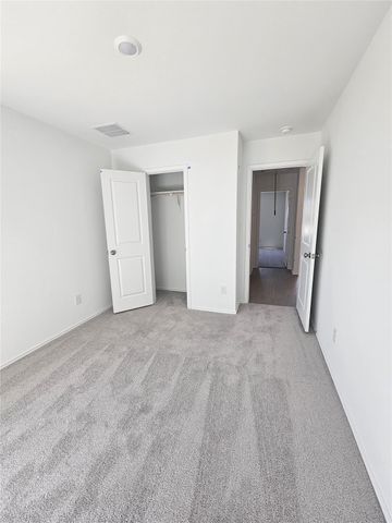 2304 Blizzard DR, Lockhart, TX 78644