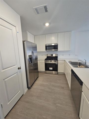 2304 Blizzard DR, Lockhart, TX 78644