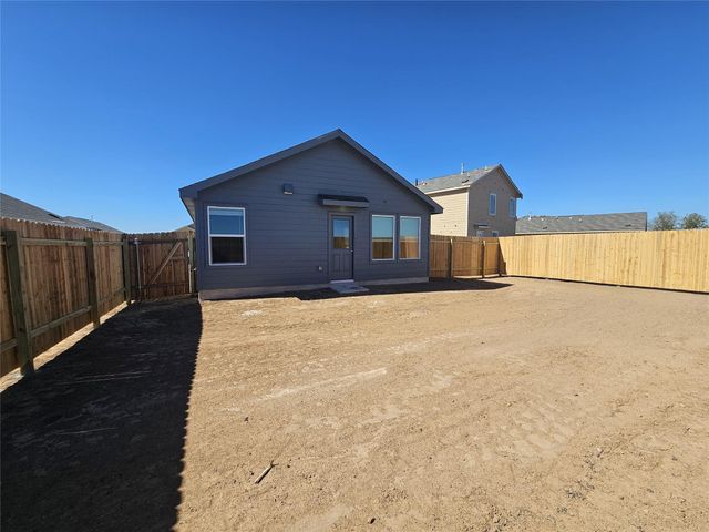 2304 Blizzard DR, Lockhart, TX 78644