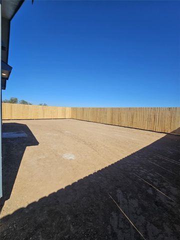 2304 Blizzard DR, Lockhart, TX 78644