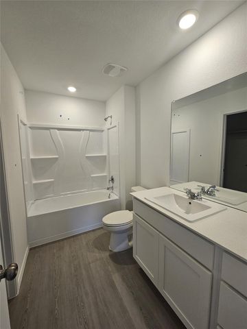 2304 Blizzard DR, Lockhart, TX 78644