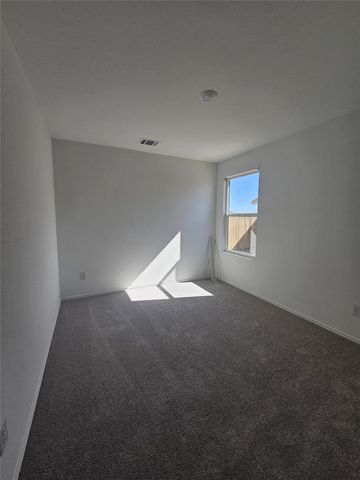 2304 Blizzard DR, Lockhart, TX 78644