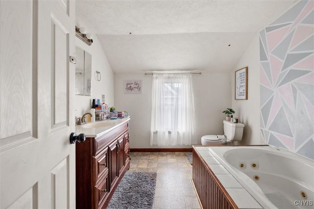 11 Liberty Street, Auburn, NY 13021