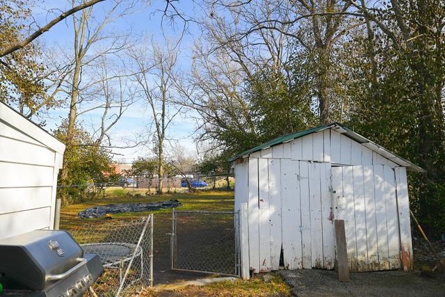 132 Virginia Avenue, Paris, KY 40361