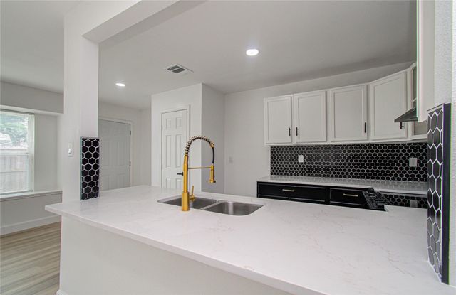 15448 Chipman Lane 5448, Houston, TX 77060
