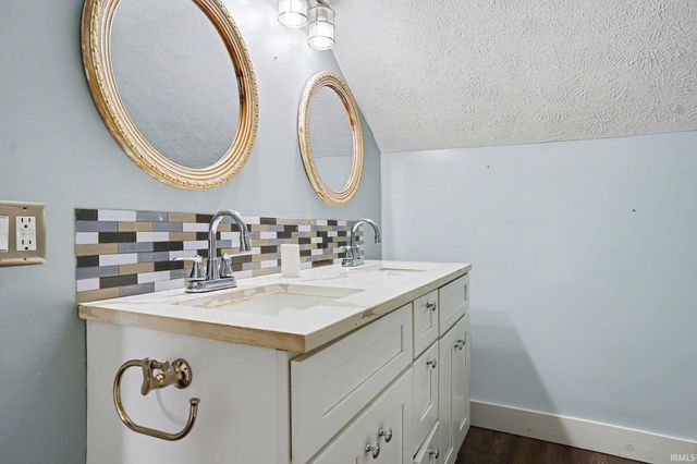 319 Massachusetts Avenue, Elkhart, IN 46514