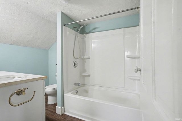 319 Massachusetts Avenue, Elkhart, IN 46514