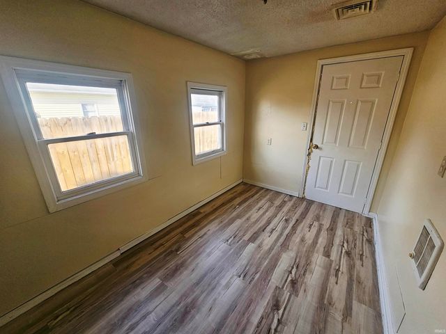 3312 E 16th Street, Muncie, IN 47302