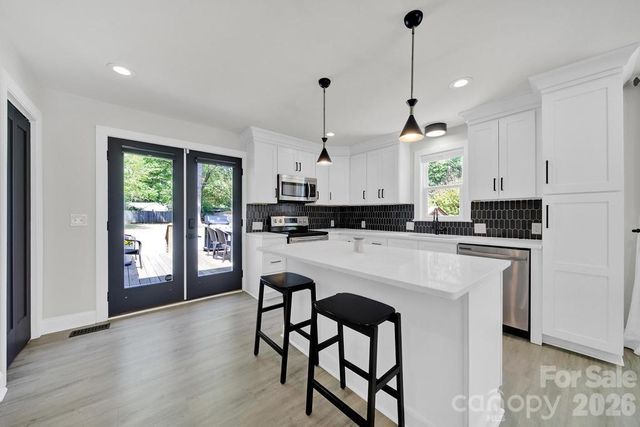 517 Inwood Drive, Charlotte, NC 28209