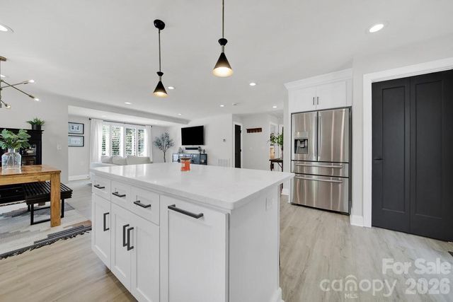 517 Inwood Drive, Charlotte, NC 28209