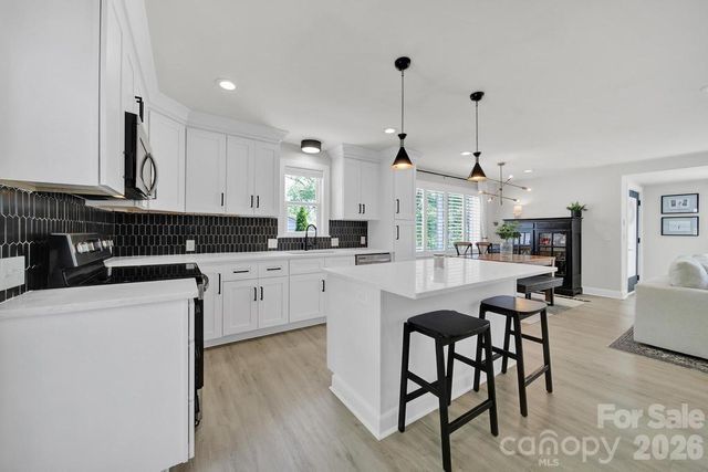 517 Inwood Drive, Charlotte, NC 28209