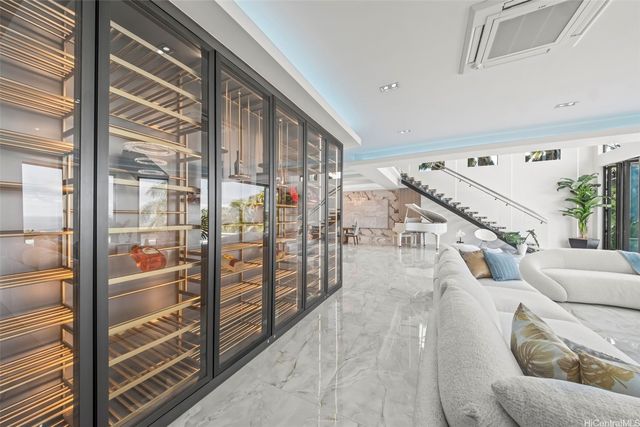 123 Waihili Place, Honolulu, HI 96825