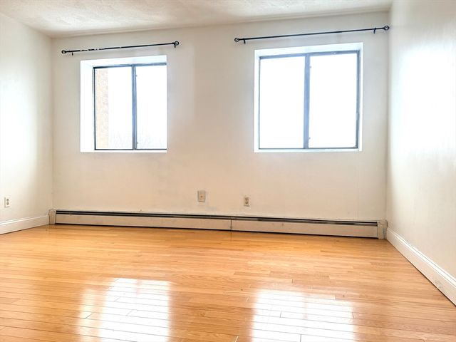 245 Sea St 45, Quincy, MA 02169