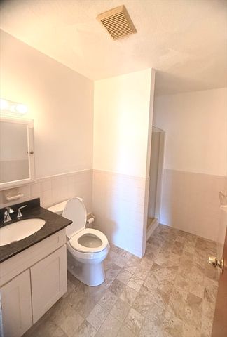 245 Sea St 45, Quincy, MA 02169