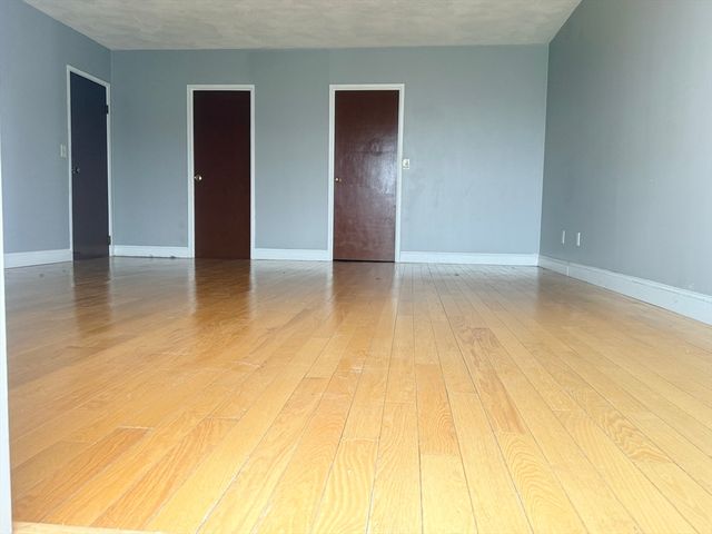 245 Sea St 45, Quincy, MA 02169