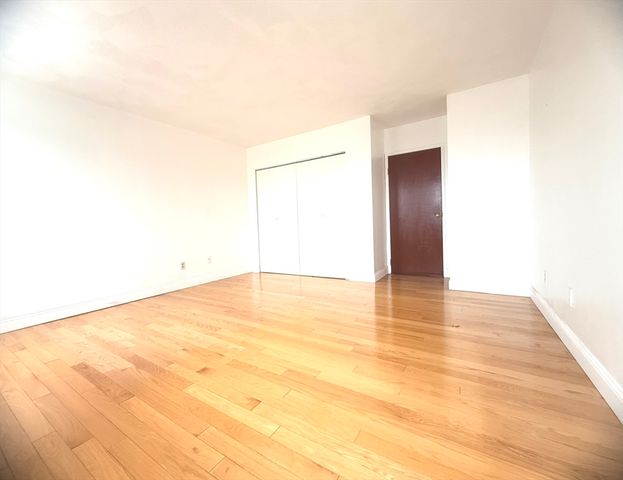 245 Sea St 45, Quincy, MA 02169