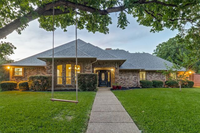 2607 Timberleaf Circle, Carrollton, TX 75006